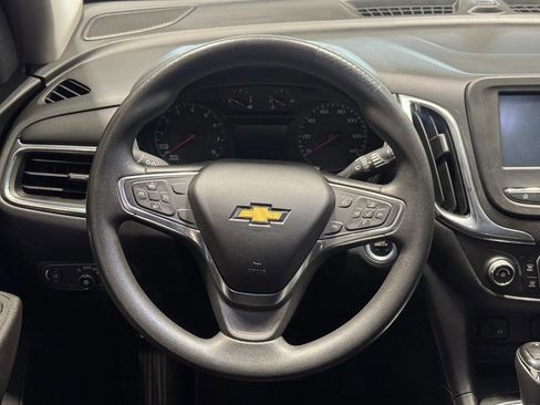 Used 2018 Chevrolet Equinox LT image 18