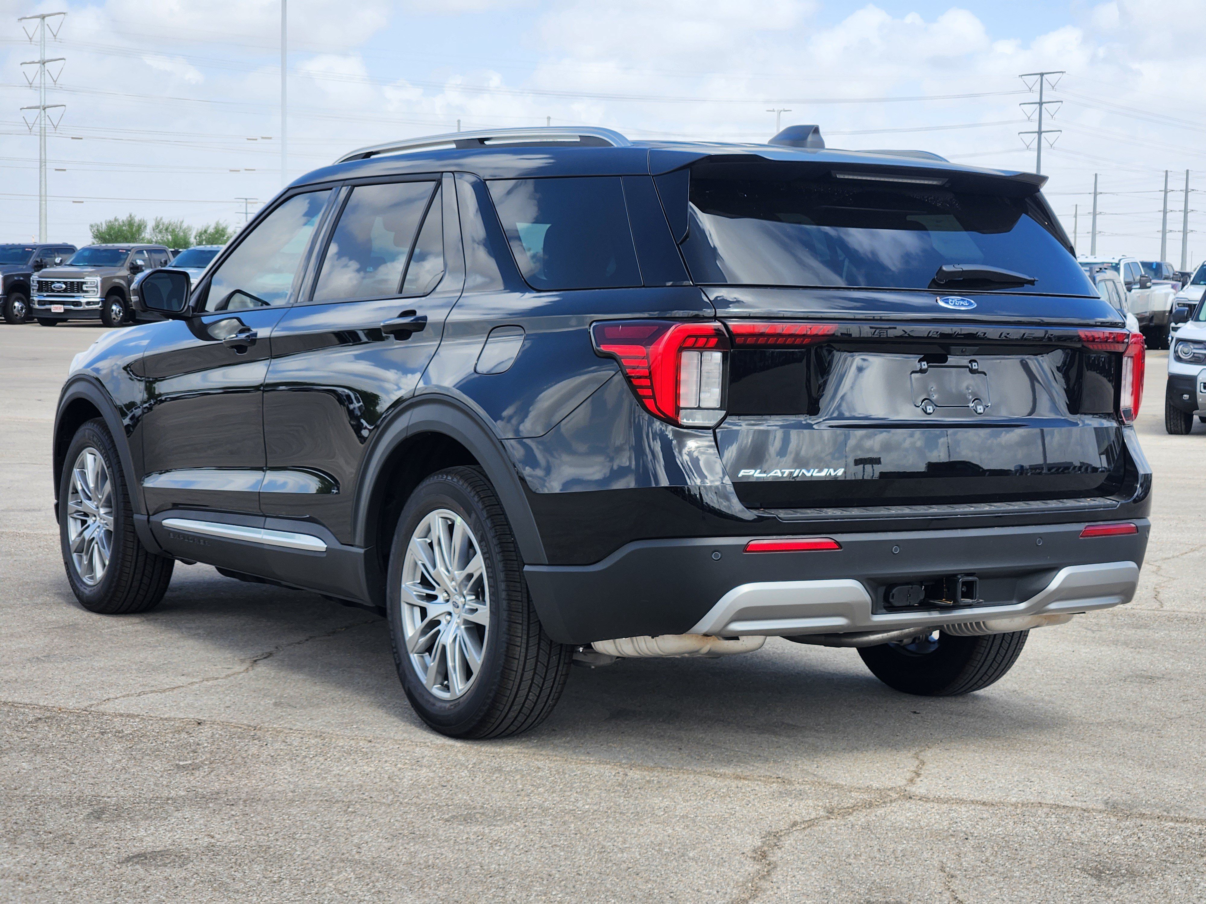 New 2026 Ford Explorer Platinum RWD image 4
