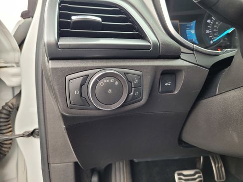 Used 2016 Ford Fusion Titanium image 24