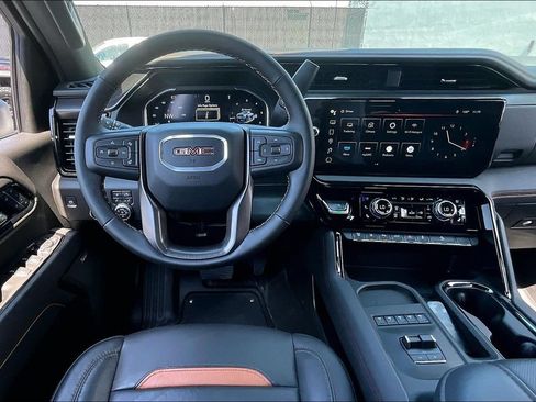 Used 2025 GMC Sierra 2500 AT4 w/ AT4 Premium Plus Package AWD/4WD image 9