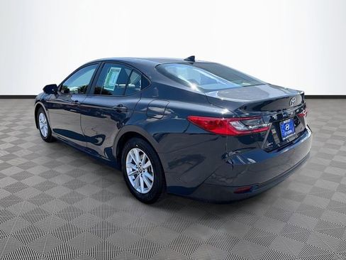 Used 2025 Toyota Camry LE FWD image 5