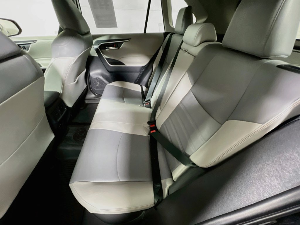 Certified 2021 Toyota RAV4 XLE Premium AWD/4WD image 21