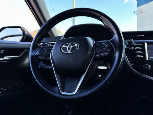 Used 2018 Toyota Camry SE image 16