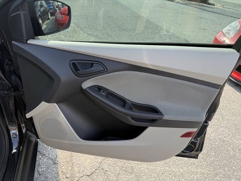 Used 2012 Ford Focus SE FWD image 20