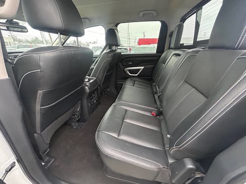 Used 2019 Nissan Titan PRO-4X w/ Pro-4x Convenience Package image 16