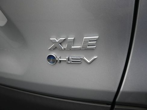 Used 2025 Toyota RAV4 XLE AWD/4WD image 35
