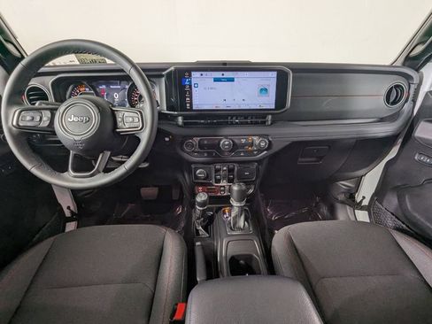 Used 2026 Jeep Wrangler Unlimited Rubicon AWD/4WD image 17