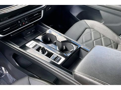 Used 2024 Volkswagen Atlas SE FWD image 15