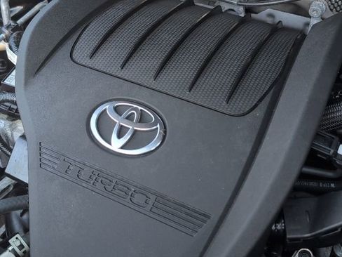 Used 2023 Toyota Highlander XLE image 20