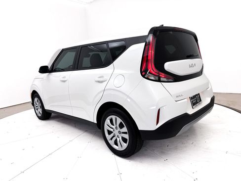 Used 2025 Kia Soul LX FWD image 15