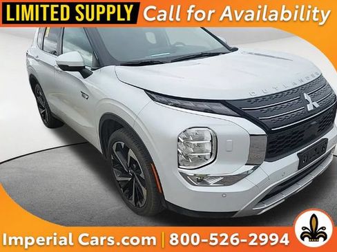Used 2025 Mitsubishi Outlander SE AWD/4WD image 1