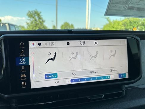 New 2025 Jeep Gladiator Sport image 25