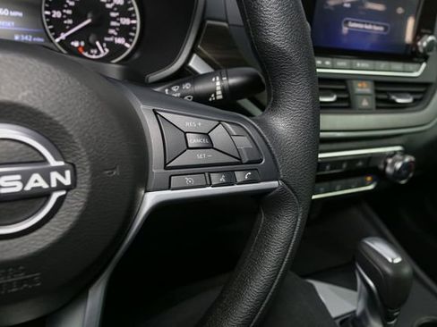 Used 2025 Nissan Altima 2.5 SV image 25