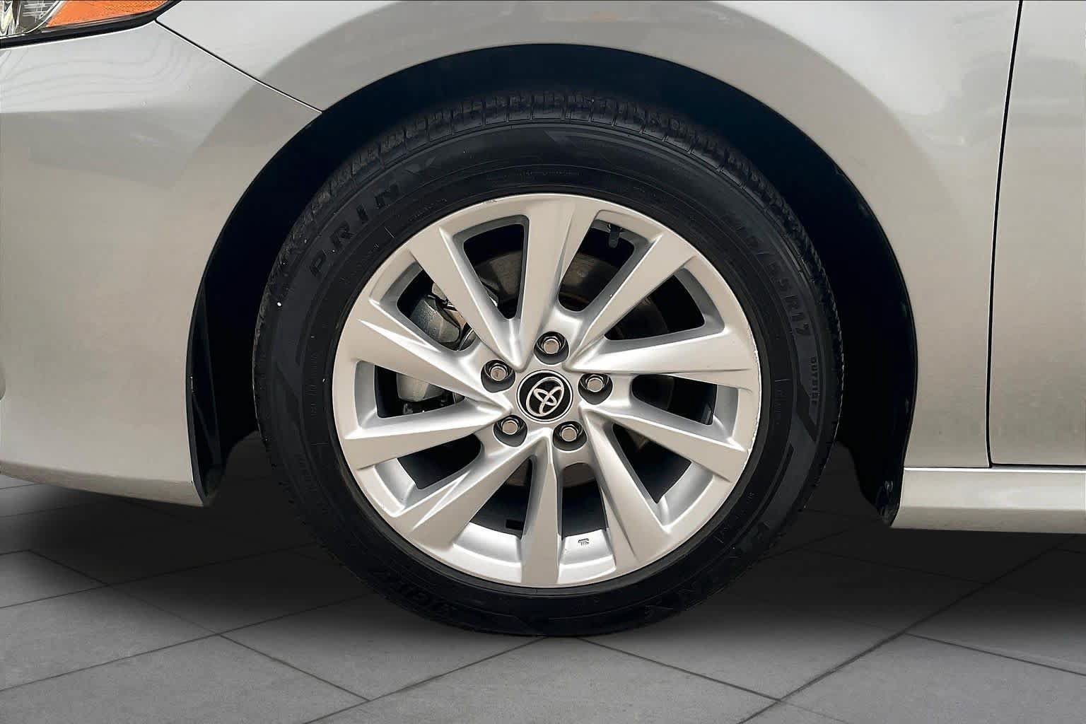 Used 2024 Toyota Camry LE FWD image 11