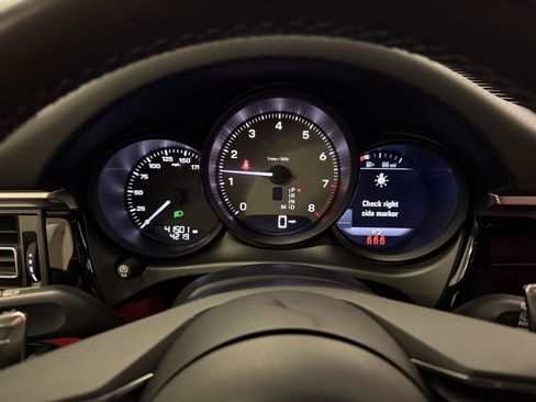 Certified 2023 Porsche Macan S image 21