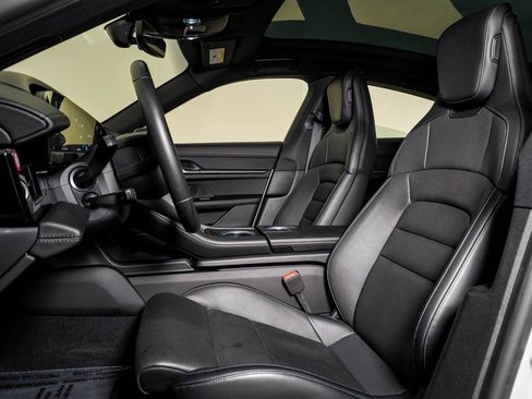 Certified 2025 Porsche Taycan image 5