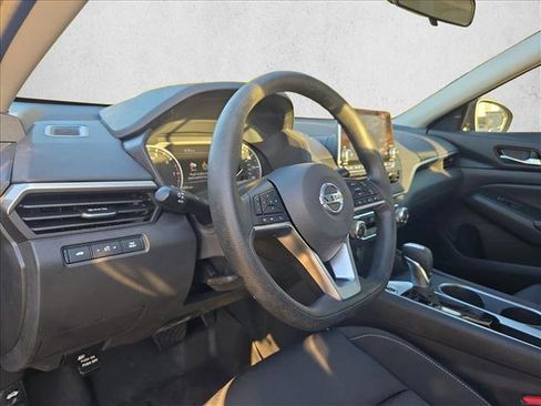 Used 2022 Nissan Altima 2.5 SV image 10