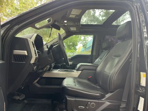 Used 2017 Ford F250 Lariat w/ Lariat Ultimate Package AWD/4WD image 12