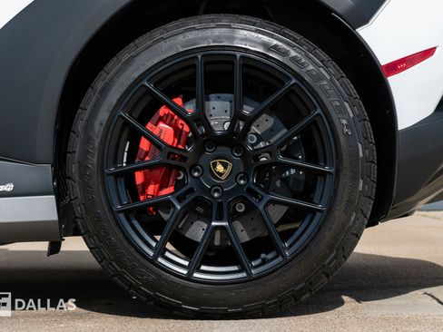 Used 2023 Lamborghini Huracan Sterrato image 10
