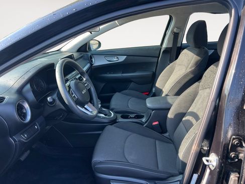 Used 2022 Kia Forte LXS FWD image 9