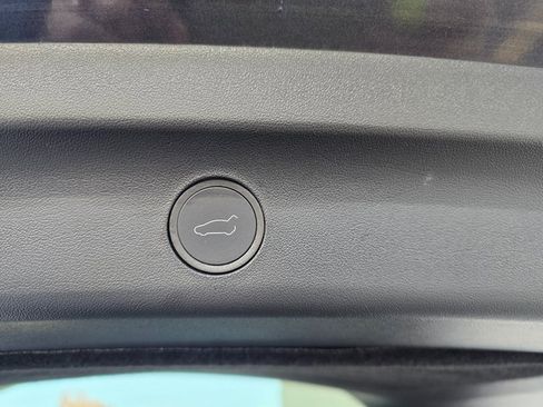 Used 2024 Tesla Model Y 2WD image 40