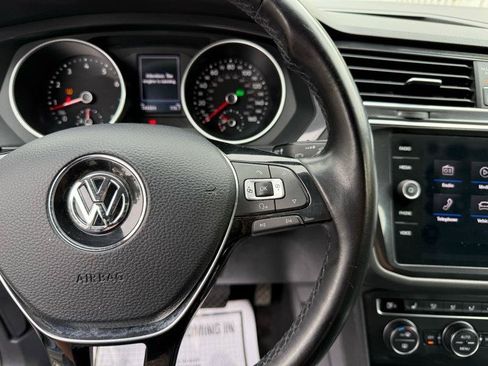 Used 2018 Volkswagen Tiguan SE AWD/4WD image 55