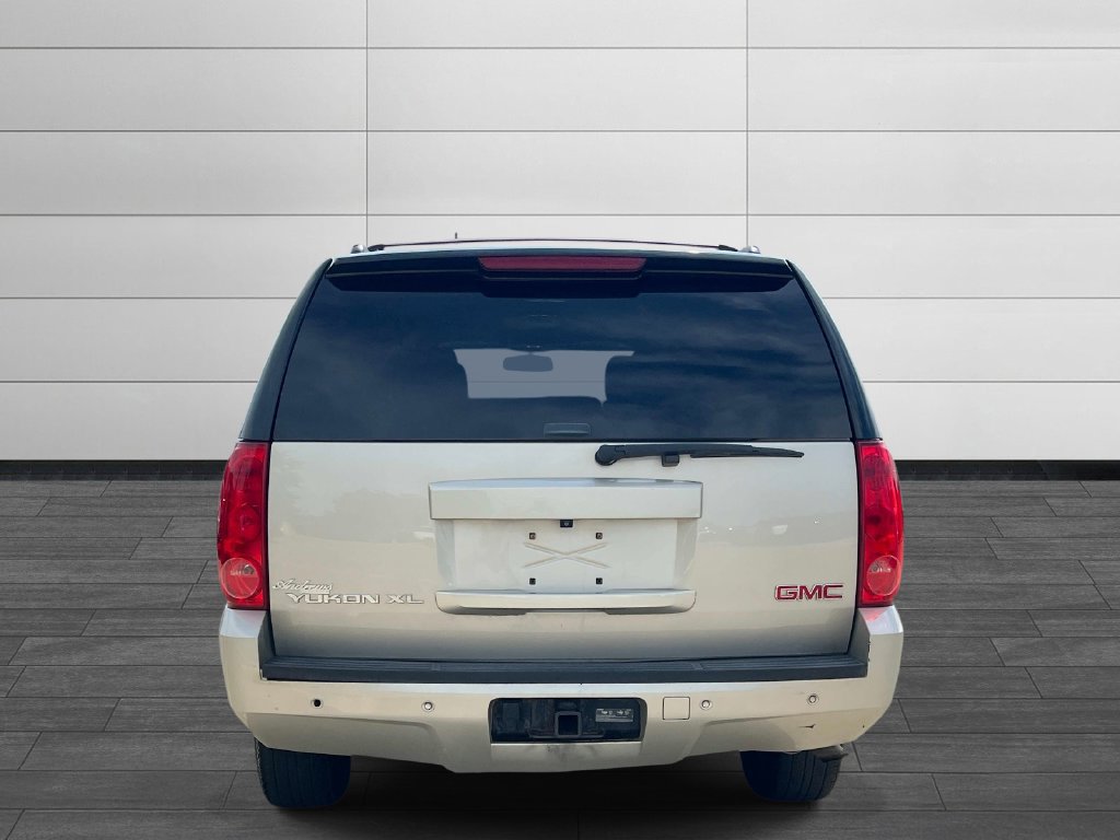 Used 2014 GMC Yukon XL SLT RWD image 4