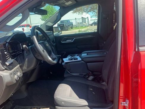 Used 2023 Chevrolet Silverado 1500 LT AWD/4WD image 5