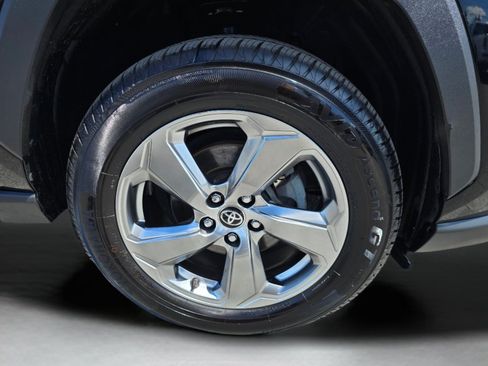 Used 2020 Toyota RAV4 Limited AWD/4WD image 33