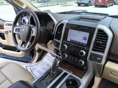 Certified 2019 Ford F150 Lariat w/ Equipment Group 502A Luxury AWD/4WD image 26