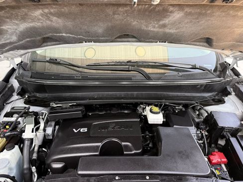 Used 2019 Nissan Pathfinder SL image 53