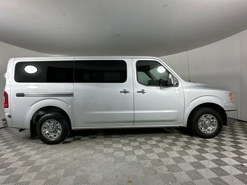 Used 2018 Nissan NV 3500 SV w/ Navigation Package image 13