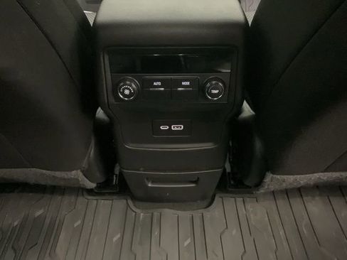 Certified 2022 GMC Acadia SLE AWD/4WD image 29