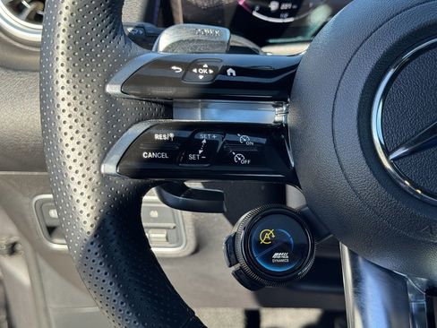 Certified 2025 Mercedes-Benz GLB 35 AMG 4MATIC image 21