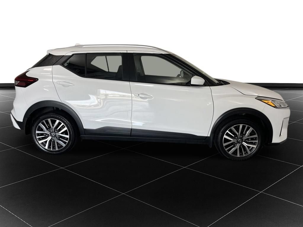 Used 2024 Nissan Kicks SV FWD image 6
