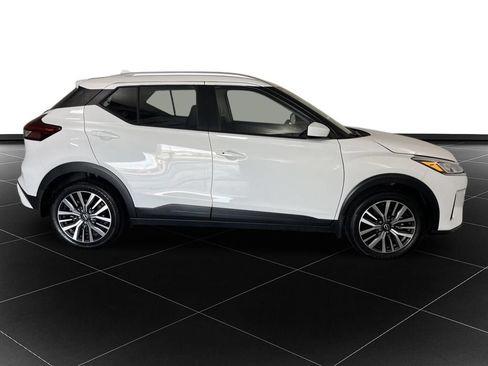 Used 2024 Nissan Kicks SV FWD image 6