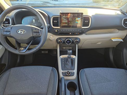 Certified 2025 Hyundai Venue Limited image 10