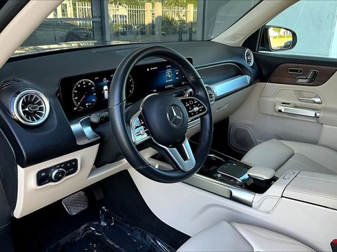 Used 2023 Mercedes-Benz GLB 250 image 17