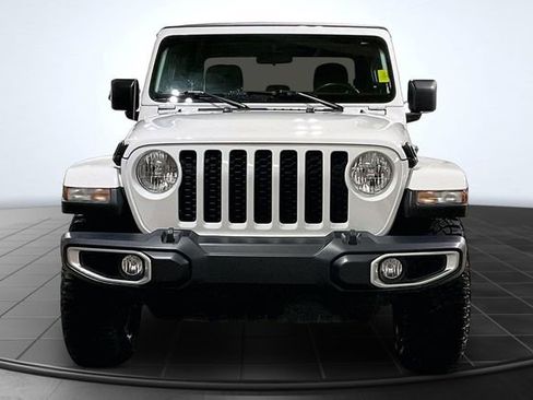 Used 2022 Jeep Gladiator Sport image 3