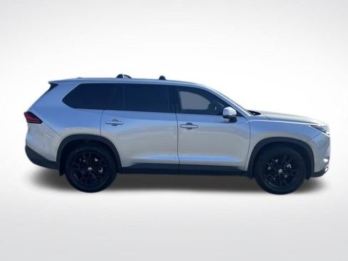 Used 2024 Toyota Grand Highlander AWD image 11