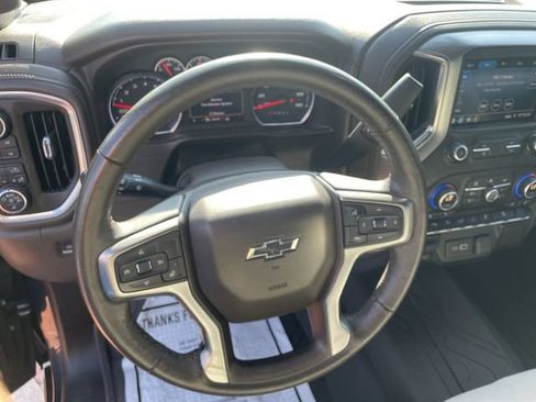 Used 2019 Chevrolet Silverado 1500 LT Trail Boss w/ Convenience Package AWD/4WD image 11