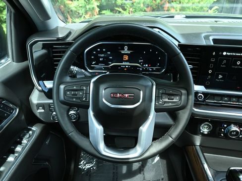 Used 2023 GMC Sierra 1500 SLT w/ SLT Premium Package AWD/4WD image 18