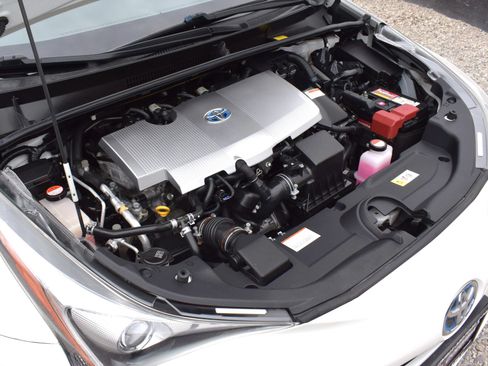Used 2016 Toyota Prius Two FWD image 29