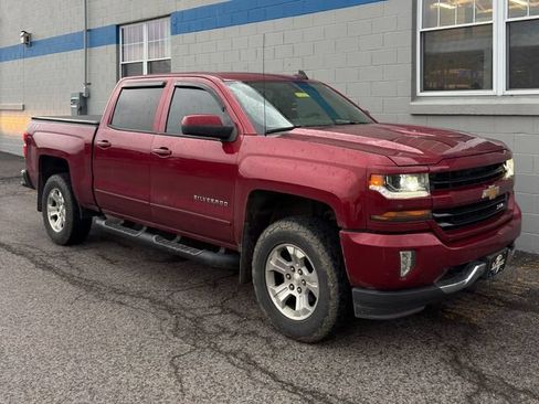 Used 2018 Chevrolet Silverado 1500 LT w/ All Star Edition AWD/4WD image 3