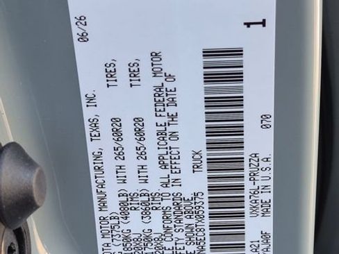 New 2026 Toyota Tundra Platinum AWD/4WD image 32