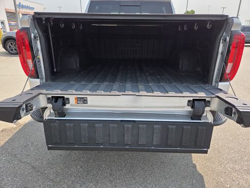 Used 2019 GMC Sierra 1500 SLT w/ SLT Premium Plus Package AWD/4WD image 23