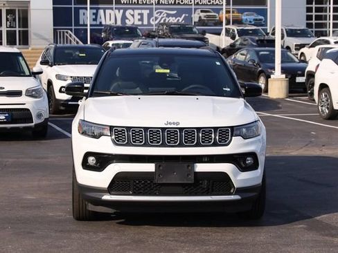 Used 2025 Jeep Compass Limited AWD/4WD image 4