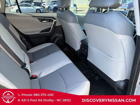 Used 2020 Toyota RAV4 XLE Premium FWD image 43