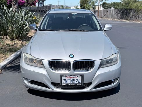 Used 2011 BMW 328i xDrive Sedan AWD/4WD image 4