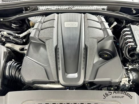 Used 2022 Porsche Macan S AWD/4WD image 37